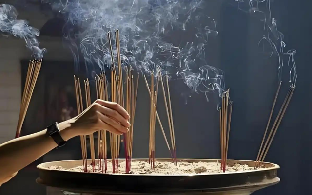 释永信被带走才13天，令人担忧的事发生了，少林寺一个决定遭质疑