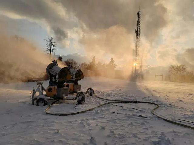 今冬第一“雪”讯！亚布力造雪启幕，解锁山野冰雪浪漫