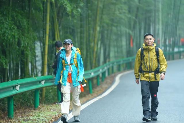 杭黄联动秋趣浓！黄山区徽黄之路户外助力黄山古道徒步推介，解锁秋日徒步新体验