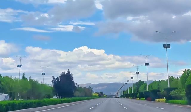 反向旅游神操作！四川眉山9块9自助偷甘蔗火出圈，吊打5A景区？