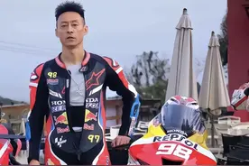 2年死6个！飙车压弯骑中线，无视路牌提示，又一机车网红悲惨离世图片