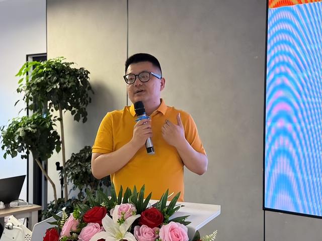 “共享教育未来 掘金社区经济” 峰会举办 共探智能教育与社区经济