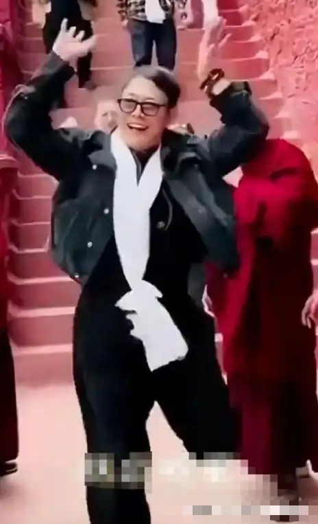 赵本山灵堂、刘晓庆逝世	、李连杰偷换心脏，为何造谣越来越离谱?