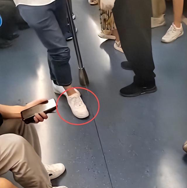 地铁诬陷案二审结束不到24小时，当事人再发声，被告两女彻底社死