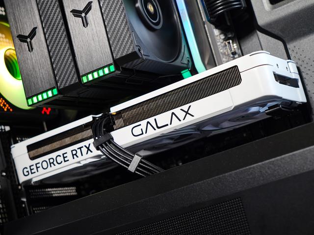 8G显存是原罪，还是光追来背锅？RTX5060金属大师对比评测