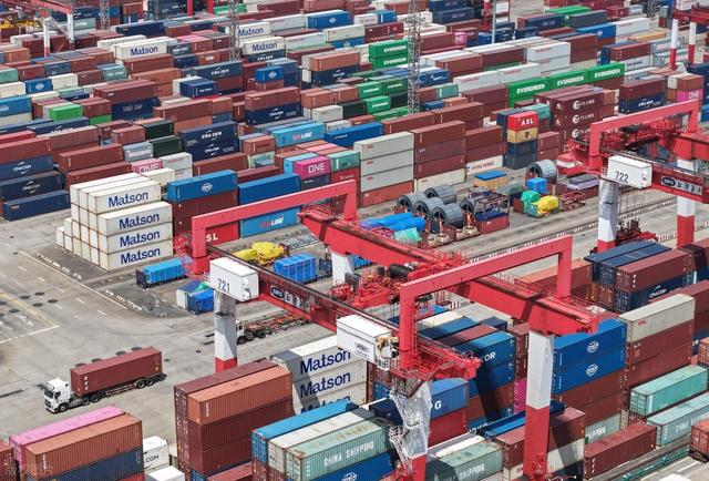 谈不拢就打，中国正式下达第77号令，对日涨价开始	，高市故作镇定