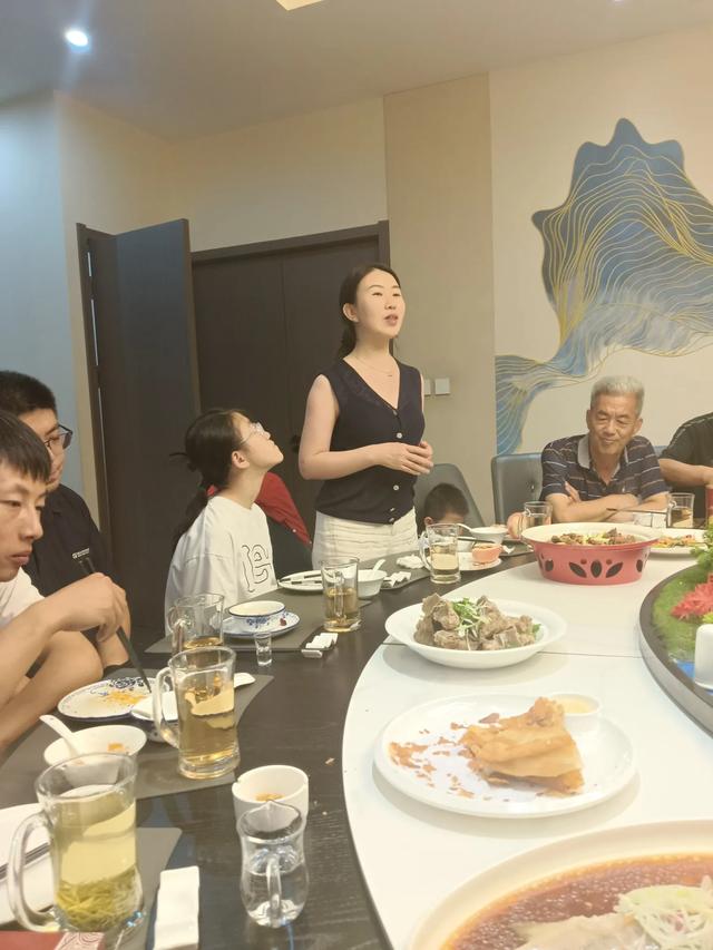 同学聚会秦安品蜜桃