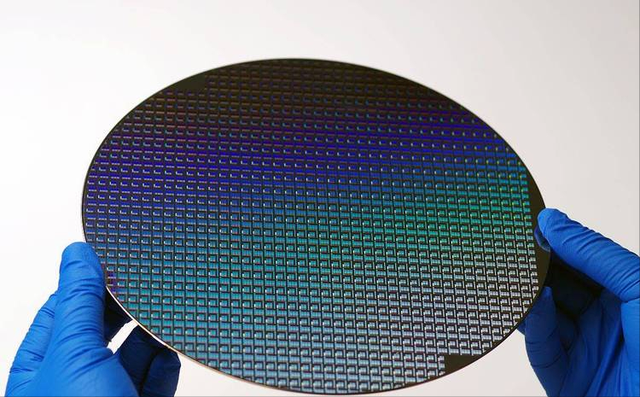 芯片战别只盯着2纳米，日本疯狂下注MOR光刻胶，想靠材料赢下半场