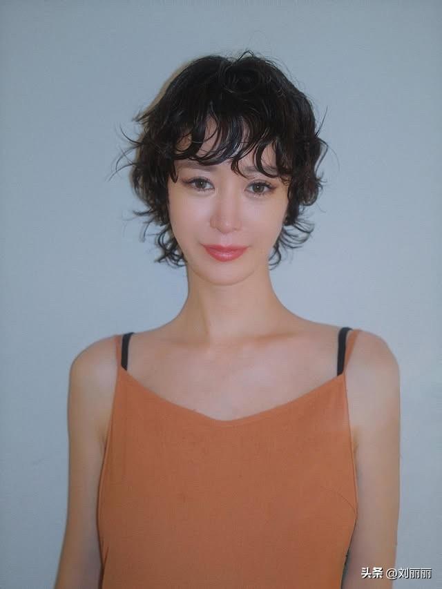 日系慵懒卷发：解锁松弛感，适配所有风格的氛围感神器