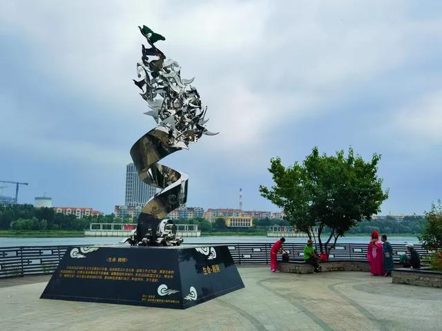 流经吉林市区的松花江