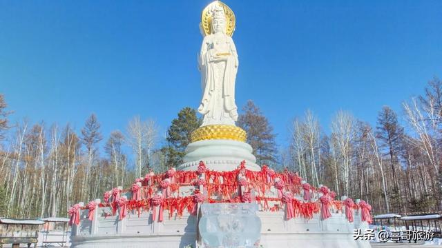 漠河秘境：林海金辉与千年佛光交织的奇迹