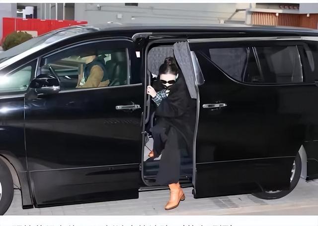 庭审继续，张柏芝情绪回归正常，强硬回怼律师否认收276万订金