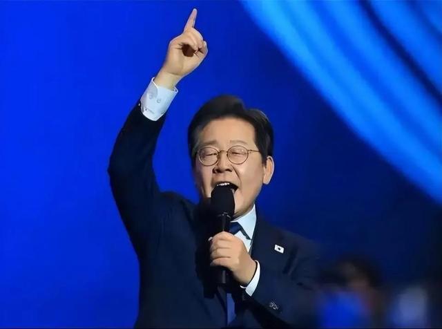 和高市谈完48小时后，李在明回国第一事：点名中国，要求尽快谈判