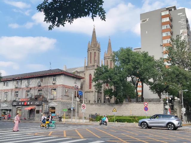 北京这条胡同，曾经中国人48年不能踏入半步，现在成了网红打卡地