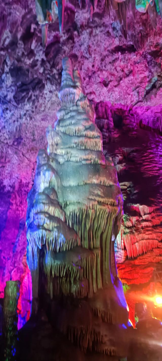 柞水溶洞七彩光与影的传奇之美