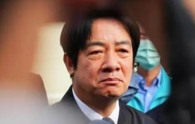 加征100%关税！特朗普再出重拳，击中台当局七寸，赖清德要倒大霉
