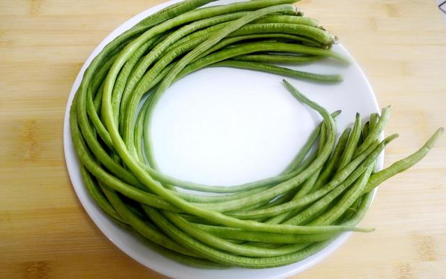 豆角的“死对头	”	，两者不能同食，吃了就是没病找病