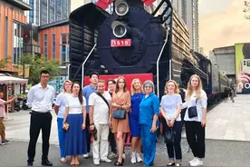 俄罗斯主流媒体代表团：将把成都的独特魅力分享给更多人图片