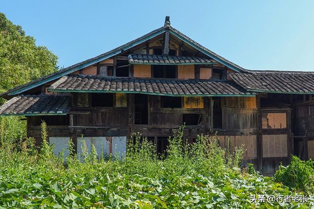 走遍福建古村落，白云山下龙溪畔，一座“城堡式”百年古民居