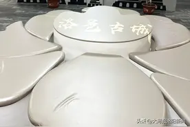 洛阳洛邑古城出现“五星级公厕”，实现智能控制，还有牡丹造型大沙发、WIFI、免费纸巾图片