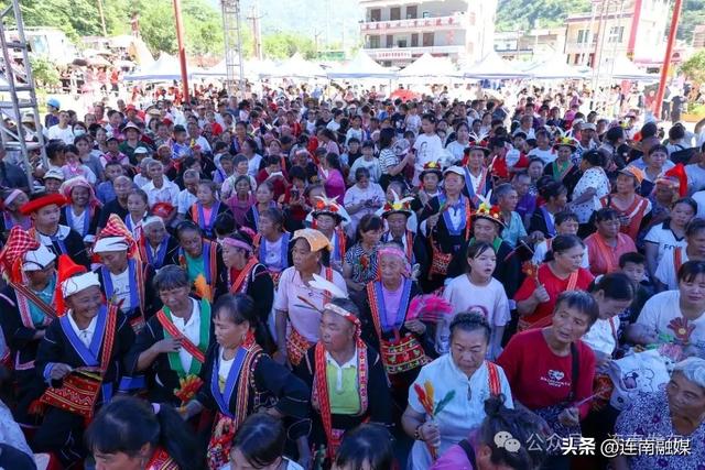 人人人人!连南这场狂欢盛宴嗨翻天🤩多图直击火爆现场丨跟着《瑶族舞曲》去旅行