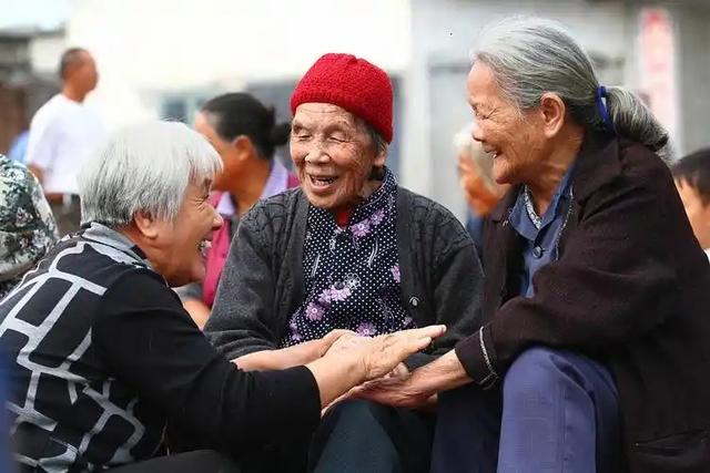 中国将迎来人口死亡高峰！22年1041万人去世，23年1110万，去年呢