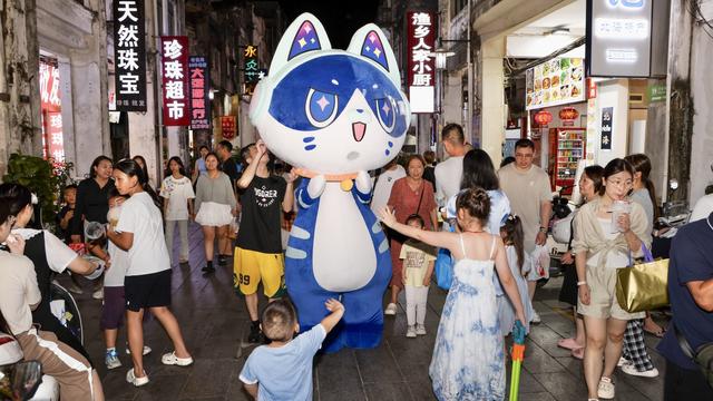 2025“活力夜广西”嘉年华北海主场活动点亮滨海夜经济