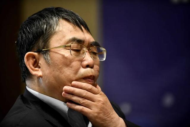 聂卫平病逝，家属发讣告：去年曾脑梗昏迷12天，苏醒后积极康复	，2026年1月14日于医院突发疾病抢救无效离世