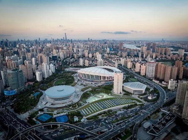 周五宠粉日｜枫叶红“疯”了！沪上市区赏枫运动好地分享，更有运动好礼等你来领！