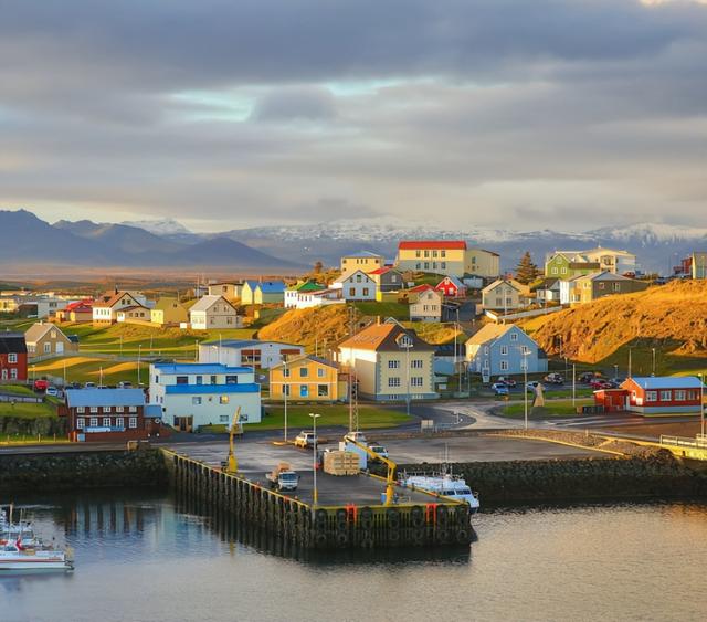 游客暴增7倍，过度旅游将摧毁冰岛？