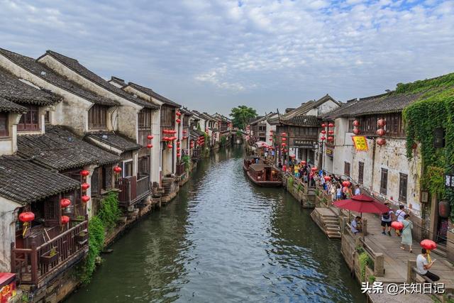 苏州有座古镇远离城市的喧哗，很多游客慕名而来！