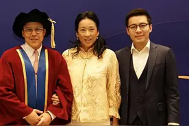 霍启刚获院士荣衔，霍震霆朱玲玲到场祝贺，一家五口11年后再同框图片