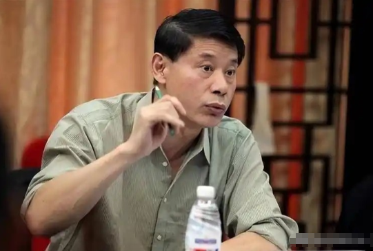 逼姚明退役，毁了王治郅，他凭一己之力让中国篮球倒退了二十年！