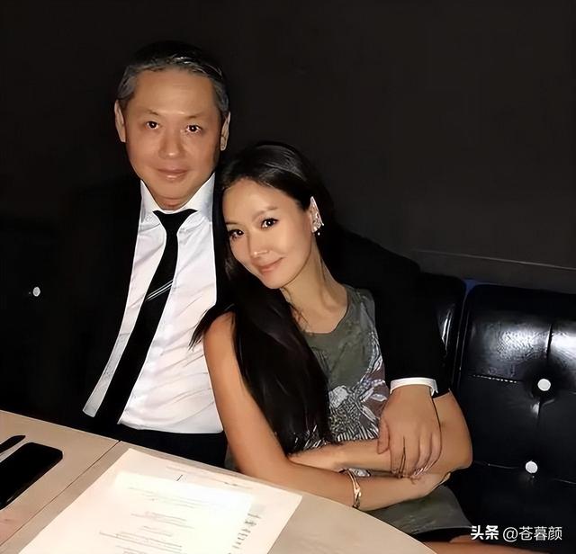 包养情人无数，娶初中同学女儿为妻	，玩老婆闺蜜，视色如命的富豪