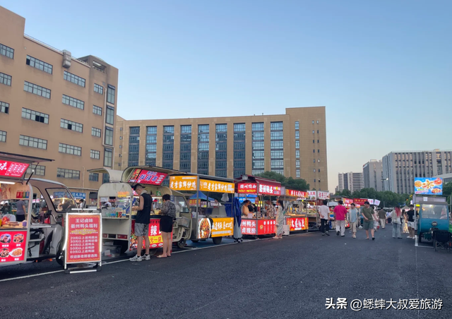吃货们，快来聚集了，杭州新夜宵“根据地”来了，暂时停车场免费