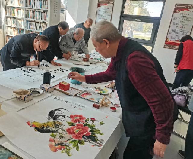 重阳佳节将来临 创作墨宝送老人