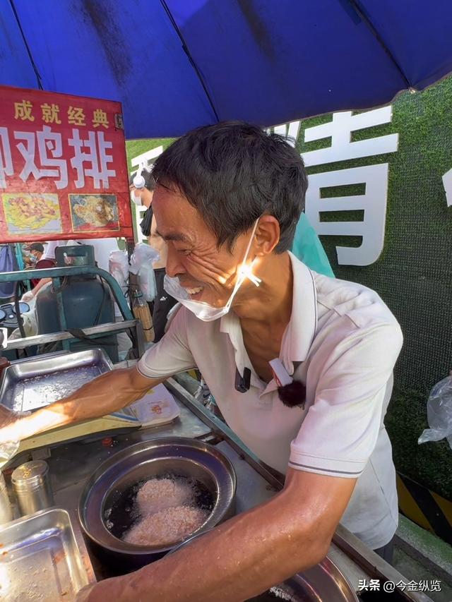 鸡排哥新店危机四伏，他仅凭一己之力，能否冲破网红短命的魔咒？