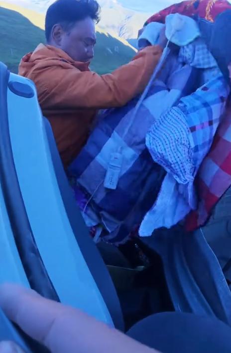 广东越野车西藏意外坠崖，藏族姑娘挺身而出，网友怒赞，文旅回应