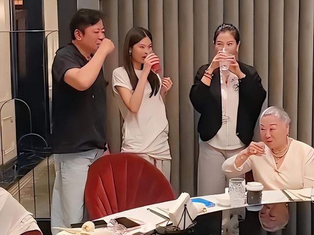 中国赚钱美国花？老戏骨祖孙3代在美奢华享乐过上“人上人”生活