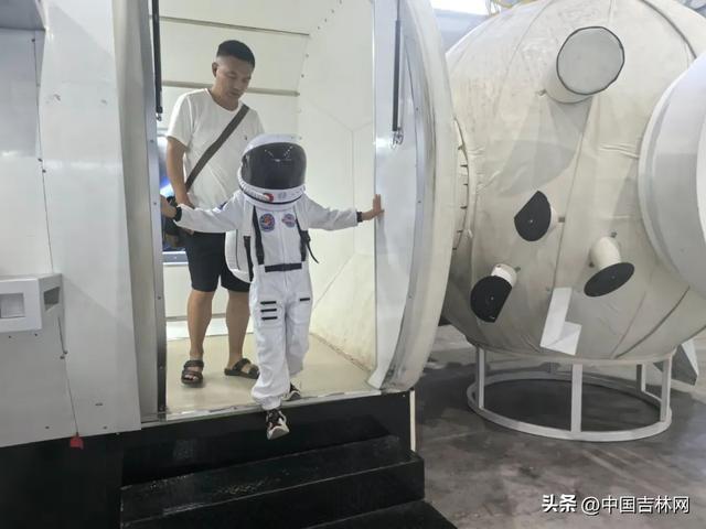 给孩子最好的暑假礼物！航天探索研学行招募学员啦～～