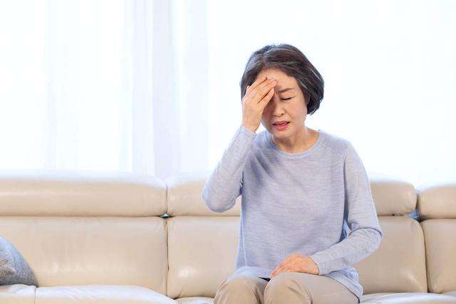 55岁女子，每天光吃菜不吃米饭，四个月后，身体发生了什么变化？