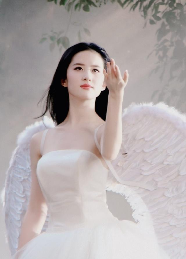 刘亦菲被问：拍吻戏有生理反应怎么办？她的回答让主持人脸都红了