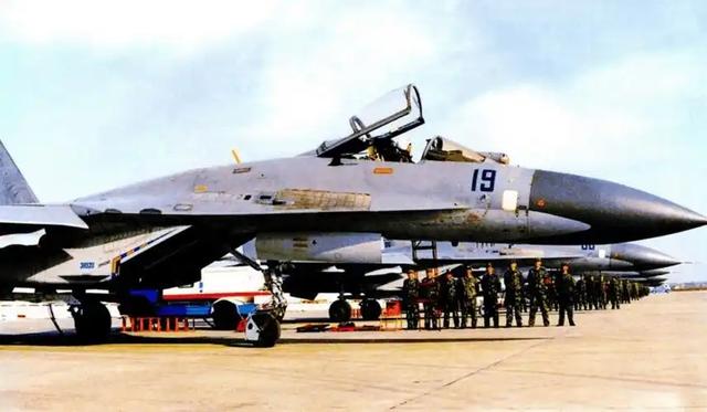 美媒：中国在超级大国垮台前购入顶级战机，抓住了赶美超俄的契机