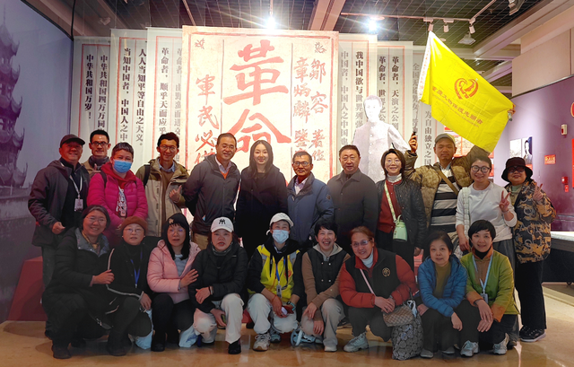 世界志愿者日重庆文保志愿者寻访渝中辛亥遗迹唤醒城市红色记忆