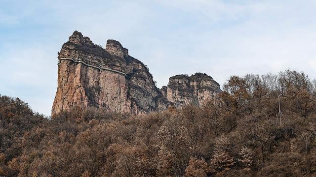 游东太行，望群山 ，感悟‘云海翻腾走龙蛇，绝壁生辉见奇峰’