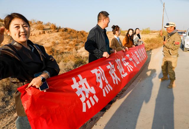 【组图】驼铃响古浪，这支丝路队伍从东天山走来！