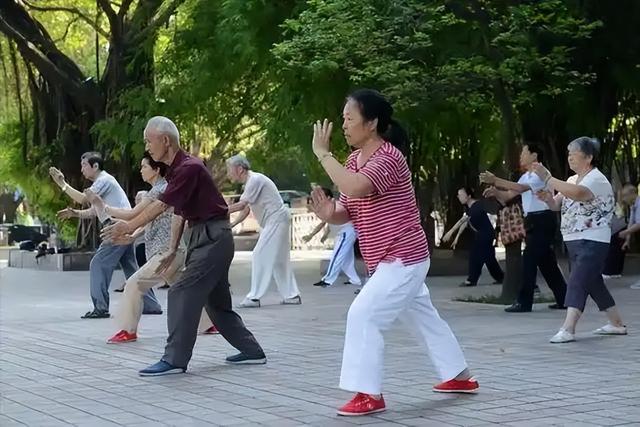 中国将迎来前所未有的死亡高峰，专家给出答案：是这些因素导致的