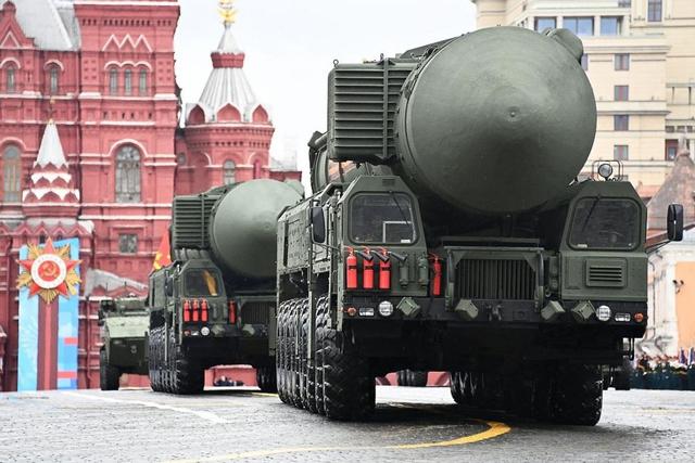 轰隆一声巨响，核导弹爆炸，俄军再次让普京失望	，对美国底牌没了