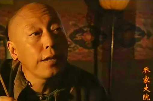 原来她是倪大红的妻子，难怪65岁还在内娱活跃，娶一个贤妻旺三代