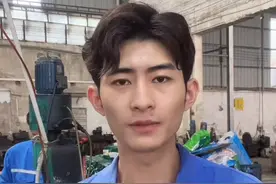 网红“佛山电翰”粉丝数达百万将超张翰，因甩手动作走红后自爆2个月瘦20斤：暂停直播去学习，知识改变命运图片